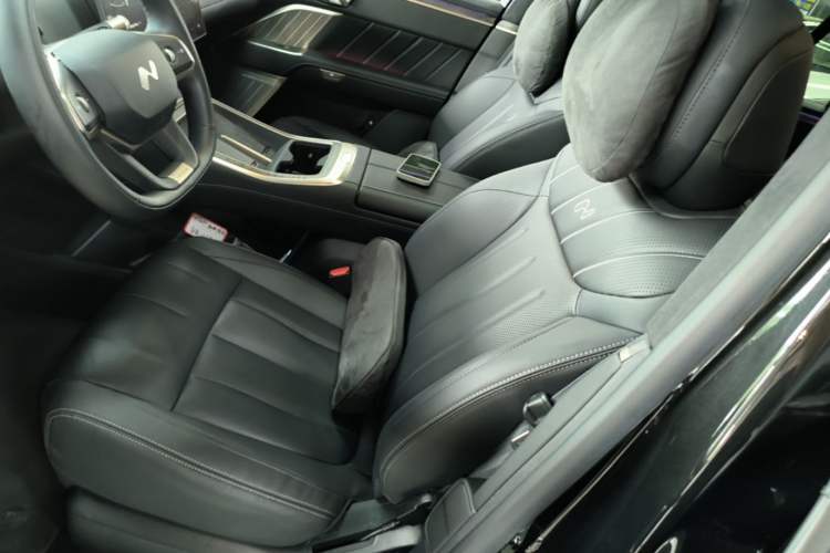 Used ONVO Luxeed L90 2025 Model—Max Six-Seater Version Left Front Seat