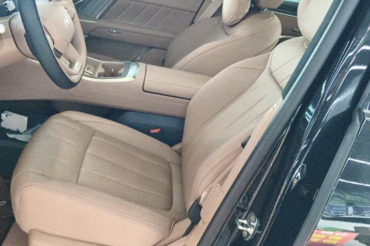 Used ONVO Luxeed L90 2025 Model—Ultra Six-Seater Version Left Front Seat