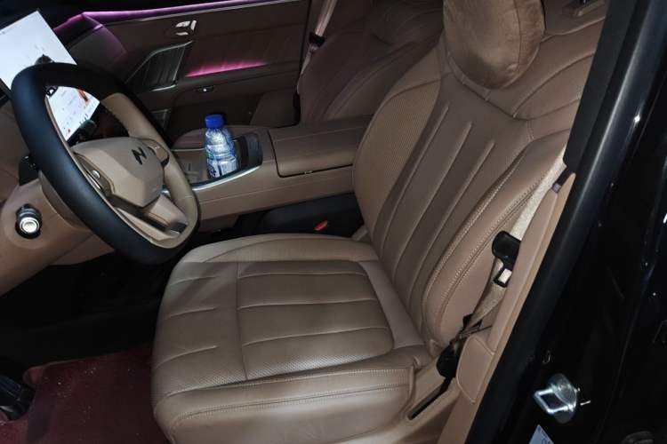 Used ONVO Luxeed L90 2025 Model—Ultra Six-Seater Version Left Front Seat