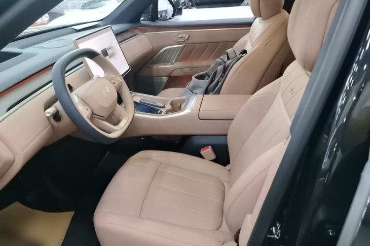 Used ONVO Luxeed L90 2025 Model—Ultra Six-Seater Version Left Front Seat