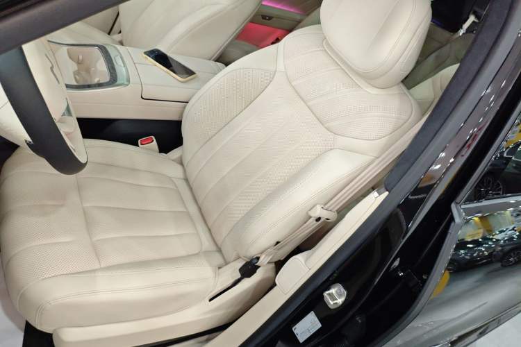 Used ONVO Luxeed L90 2025 Model—Max Six-Seater Version Left Front Seat