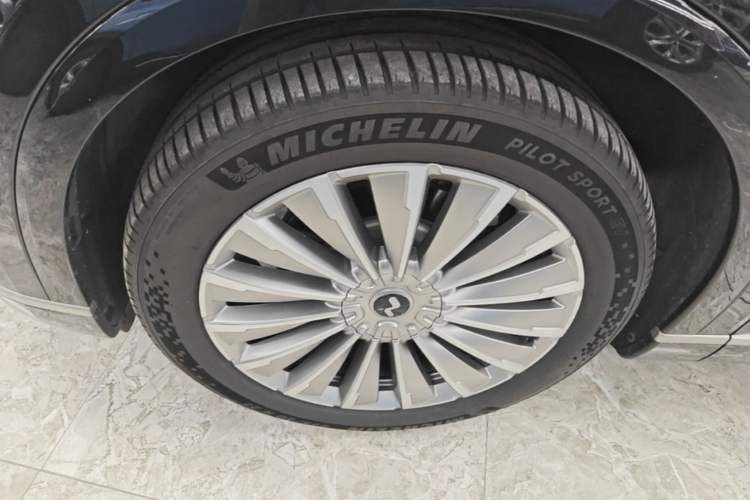 Used ONVO Luxeed L90 2025 Model Ultra Six-Seater 60-degree Battery Edition Left Front Wheel Hub