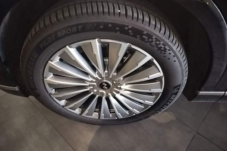 Used ONVO Luxeed L90 2025 Model—Max Six-Seater Version Left Front Wheel Hub