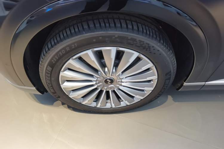 Used ONVO Luxeed L90 2025 Model—Max Six-Seater Version Left Front Wheel Hub