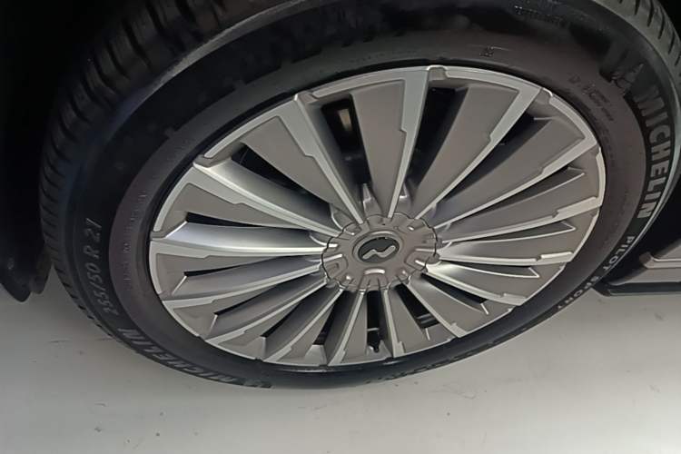 Used ONVO Luxeed L90 2025 Model—Ultra Six-Seater Version Left Front Wheel Hub