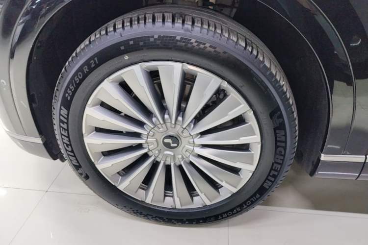 Used ONVO Luxeed L90 2025 Model—Ultra Six-Seater Version Left Front Wheel Hub