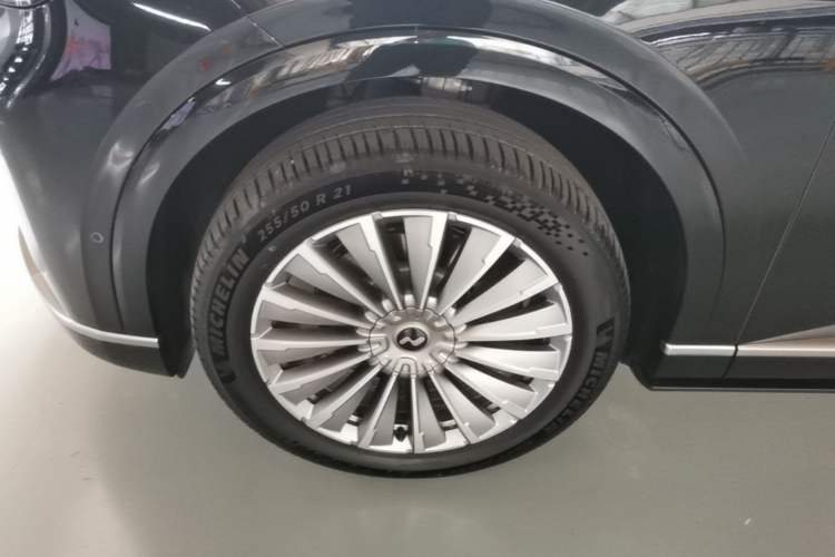 Used ONVO Luxeed L90 2025 Model—Ultra Six-Seater Version Left Front Wheel Hub