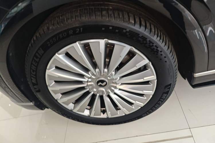 Used ONVO Luxeed L90 2025 Model—Ultra Six-Seater Version Left Front Wheel Hub
