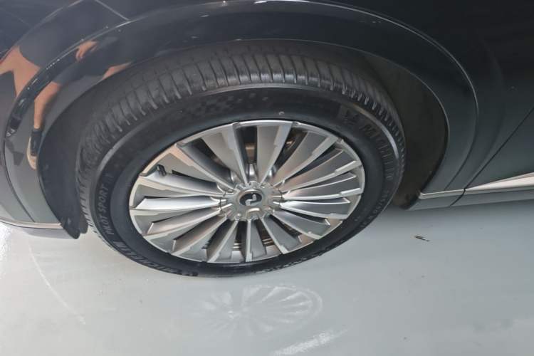 Used ONVO Luxeed L90 2025 Model—Max Six-Seater Version Left Front Wheel Hub