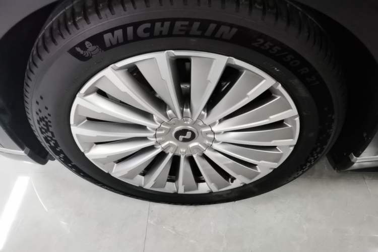 Used ONVO Luxeed L90 2025 Model Ultra Six-Seater 60-degree Battery Edition Left Front Wheel Hub