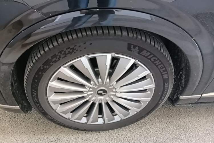 Used ONVO Luxeed L90 2025 Model—Ultra Six-Seater Version Left Front Wheel Hub