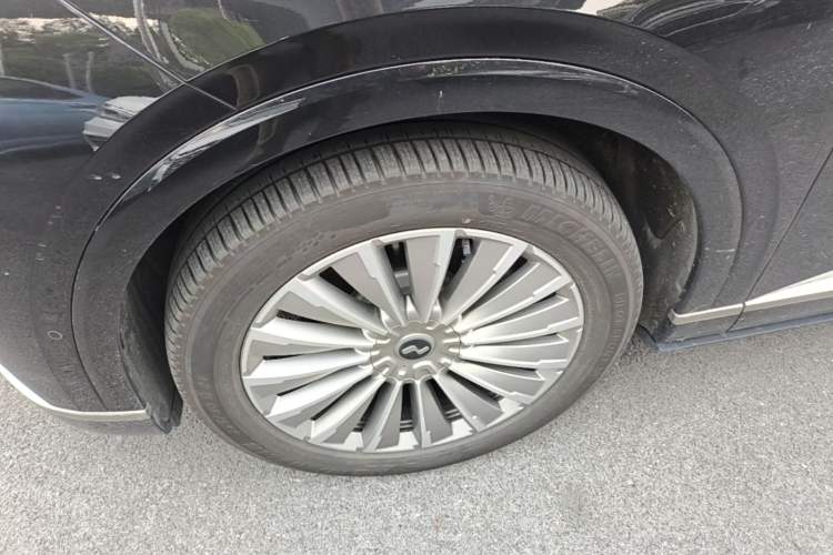Used ONVO Luxeed L90 2025 Model—Max Six-Seater Version Left Front Wheel Hub