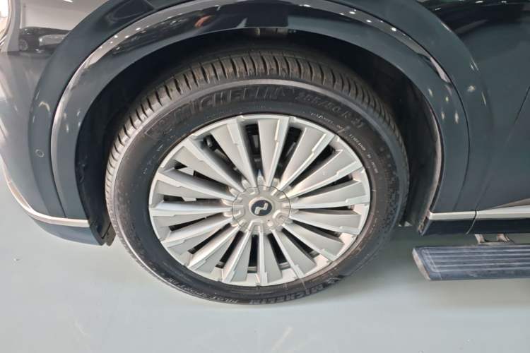 Used ONVO Luxeed L90 2025 Model—Max Six-Seater Version Left Front Wheel Hub