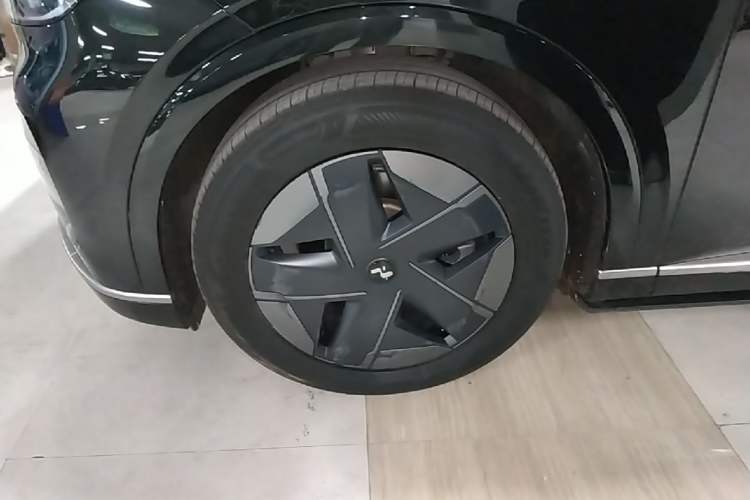 Used ONVO Luxeed L90 2025 Model—Ultra Six-Seater Version Left Front Wheel Hub