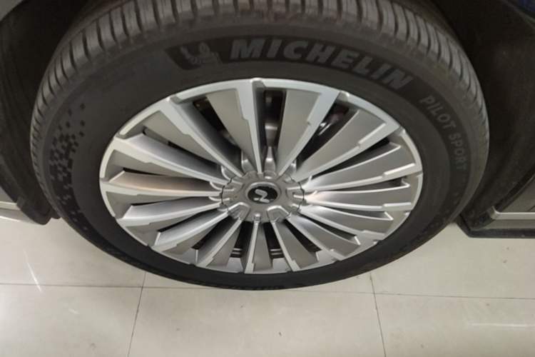 Used ONVO Luxeed L90 2025 Model—Max Six-Seater Version Left Front Wheel Hub
