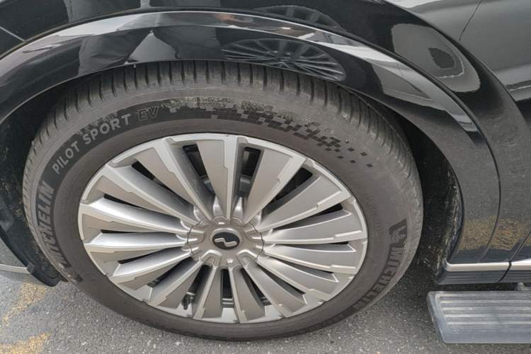 Used ONVO Luxeed L90 2025 Model Ultra Six-Seater 60-degree Battery Edition Left Front Wheel Hub