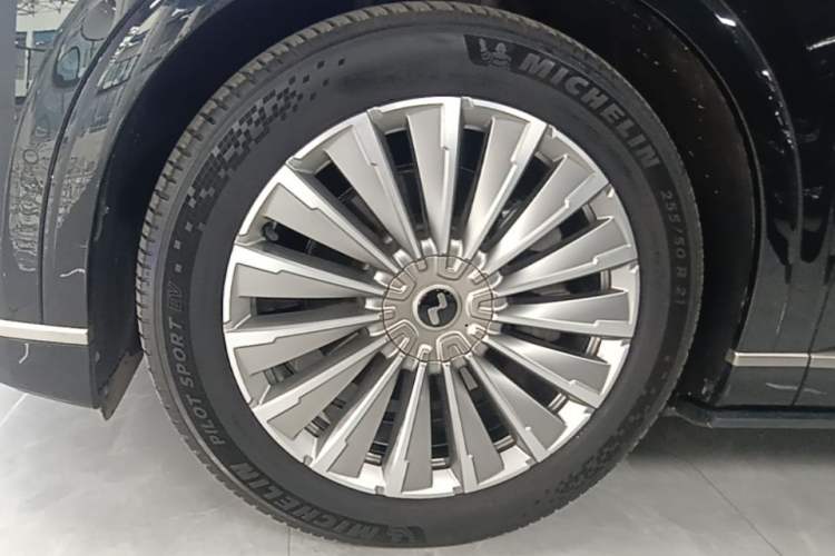 Used ONVO Luxeed L90 2025 Model—Ultra Six-Seater Version Left Front Wheel Hub