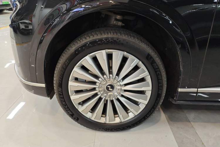 Used ONVO Luxeed L90 2025 Model—Ultra Six-Seater Version Left Front Wheel Hub