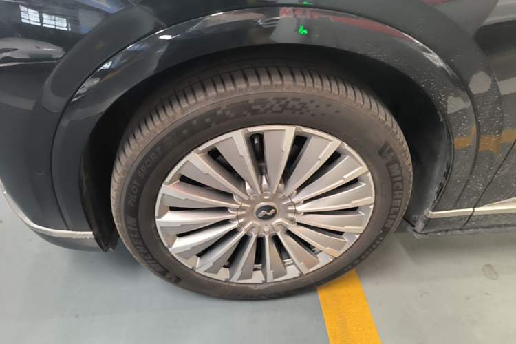 Used ONVO Luxeed L90 2025 Model—Max Six-Seater Version Left Front Wheel Hub