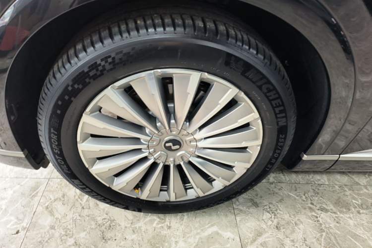 Used ONVO Luxeed L90 2025 Model—Max Six-Seater Version Left Front Wheel Hub