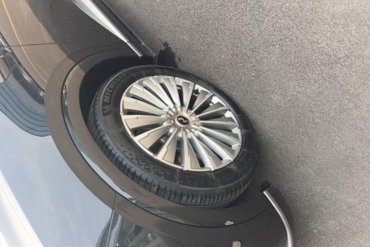 Used ONVO Luxeed L90 2025 Model—Max Six-Seater Version Left Front Wheel Hub