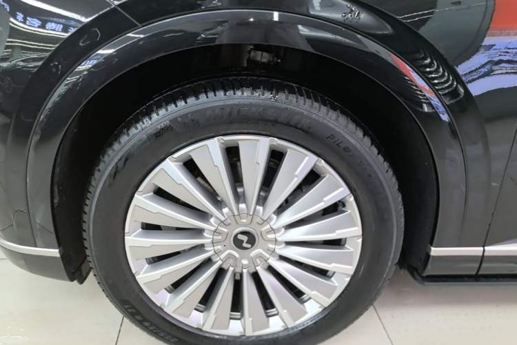 Used ONVO Luxeed L90 2025 Model—Max Six-Seater Version Left Front Wheel Hub