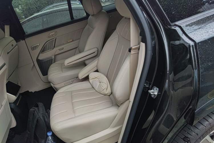 Used ONVO Luxeed L90 2025 Model—Ultra Six-Seater Version Left Rear Seat