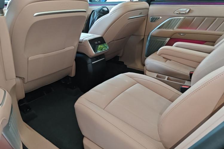 Used ONVO Luxeed L90 2025 Model—Ultra Six-Seater Version Left Rear Seat