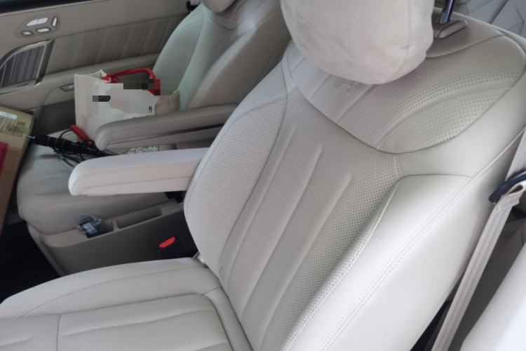 Used ONVO Luxeed L90 2025 Model—Ultra Six-Seater Version Left Rear Seat