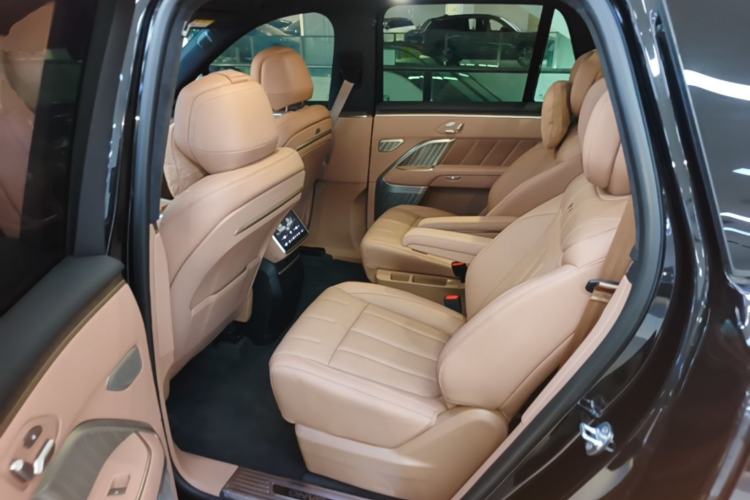 Used ONVO Luxeed L90 2025 Model—Max Six-Seater Version Left Rear Seat