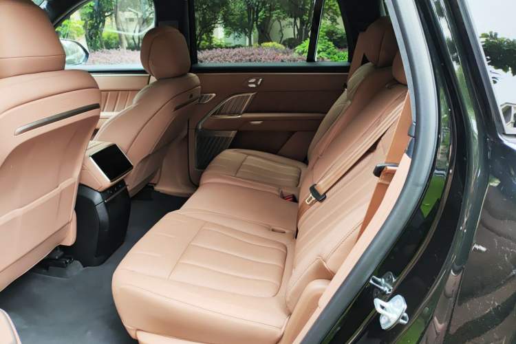 Used ONVO Luxeed L90 2025 Model—Max Seven-Seater Version Left Rear Seat
