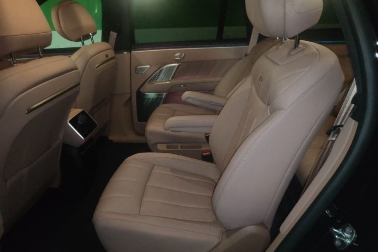 Used ONVO Luxeed L90 2025 Model—Max Six-Seater Version Left Rear Seat