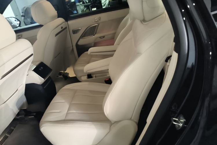 Used ONVO Luxeed L90 2025 Model—Max Six-Seater Version Left Rear Seat