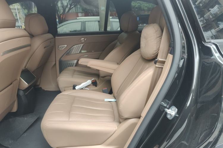 Used ONVO Luxeed L90 2025 Model—Max Six-Seater Version Left Rear Seat