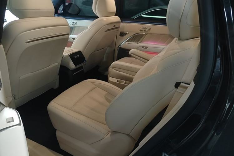 Used ONVO Luxeed L90 2025 Model—Ultra Six-Seater Version Left Rear Seat