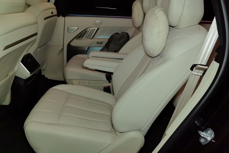 Used ONVO Luxeed L90 2025 Model—Max Six-Seater Version Left Rear Seat