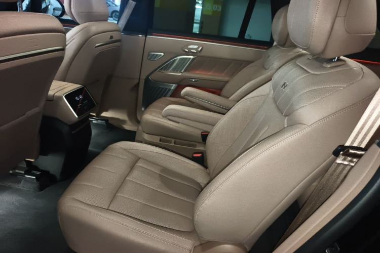 Used ONVO Luxeed L90 2025 Model—Ultra Six-Seater Version Left Rear Seat
