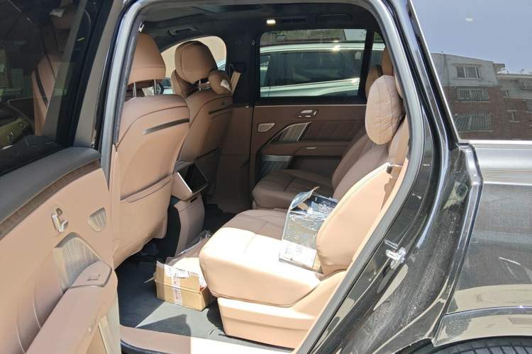 Used ONVO Luxeed L90 2025 Model—Ultra Six-Seater Version Left Rear Seat