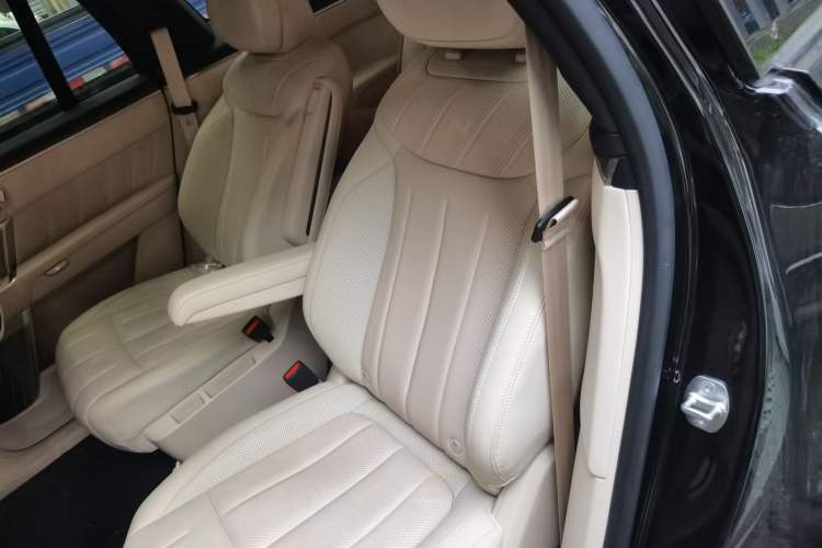 Used ONVO Luxeed L90 2025 Model—Max Six-Seater Version Left Rear Seat
