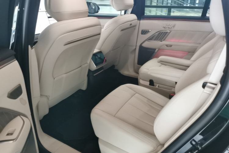 Used ONVO Luxeed L90 2025 Model—Ultra Six-Seater Version Left Rear Seat