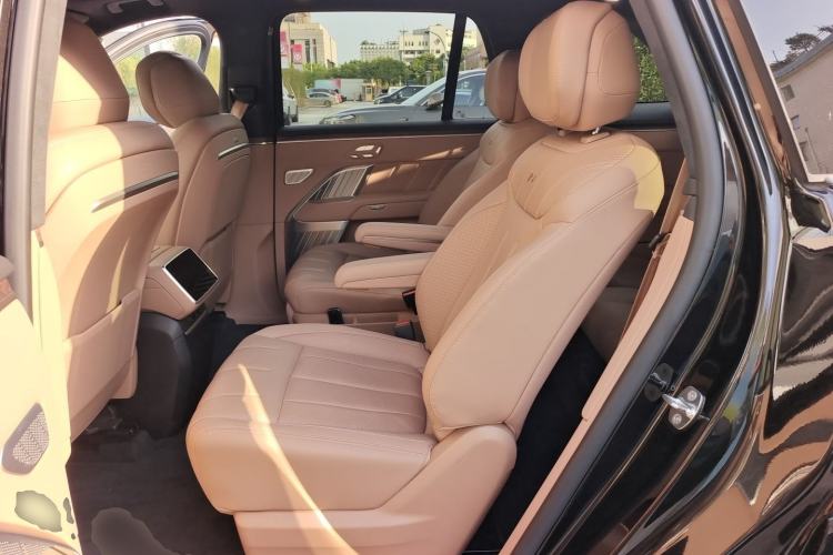 Used ONVO Luxeed L90 2025 Model—Ultra Six-Seater Version Left Rear Seat