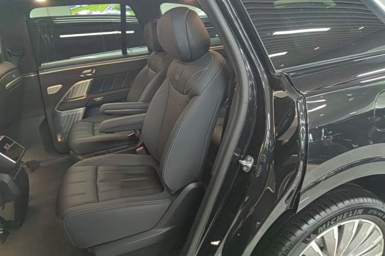 Used ONVO Luxeed L90 2025 Model—Ultra Six-Seater Version Left Rear Seat