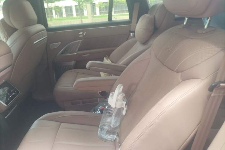 Used ONVO Luxeed L90 2025 Model—Max Six-Seater Version Left Rear Seat