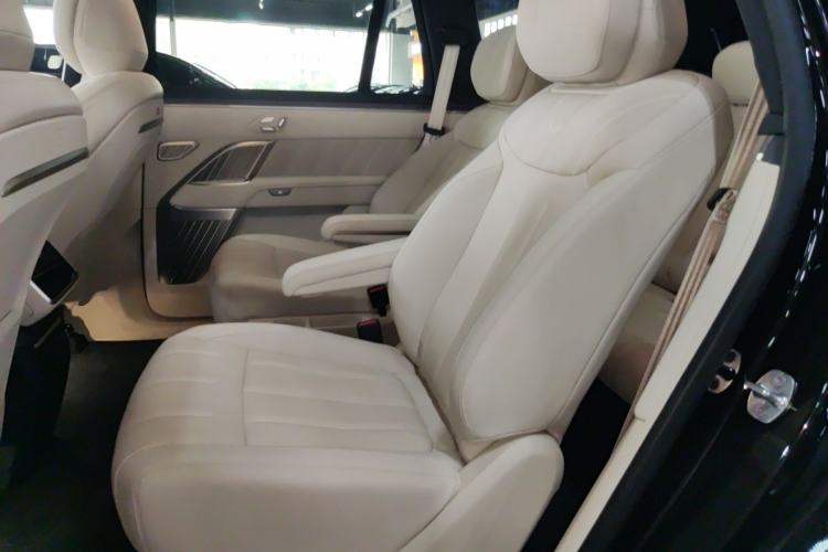 Used ONVO Luxeed L90 2025 Model—Max Six-Seater Version Left Rear Seat