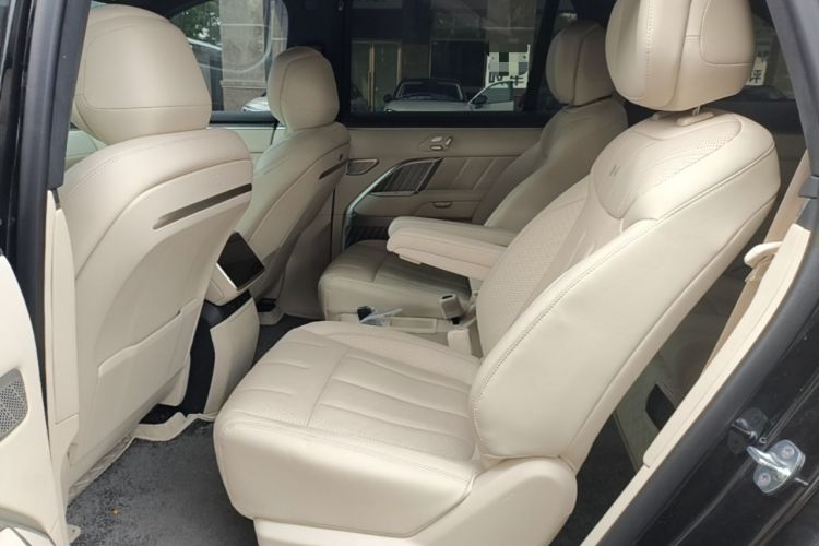Used ONVO Luxeed L90 2025 Model—Max Six-Seater Version Left Rear Seat