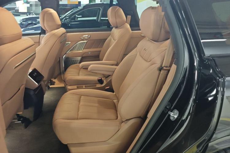 Used ONVO Luxeed L90 2025 Model—Ultra Six-Seater Version Left Rear Seat