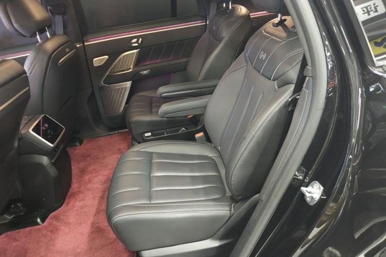 Used ONVO Luxeed L90 2025 Model—Max Six-Seater Version Left Rear Seat