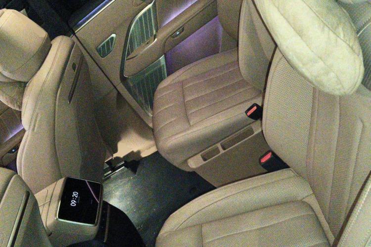 Used ONVO Luxeed L90 2025 Model—Max Six-Seater Version Left Rear Seat