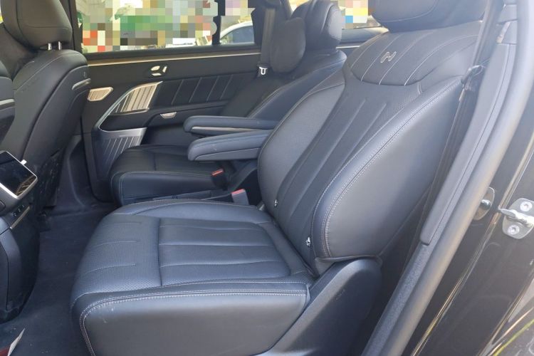 Used ONVO Luxeed L90 2025 Model—Max Six-Seater Version Left Rear Seat