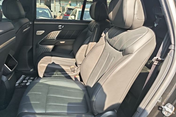 Used ONVO Luxeed L90 2025 Model—Pro Six-Seater Version Left Rear Seat